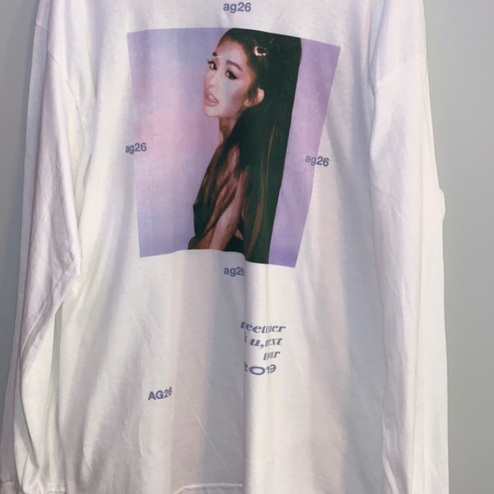 Ariana Grande Sweetener Tour Tee XL